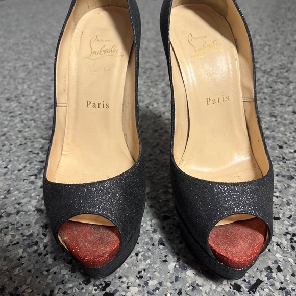 Christian Louboutin - Picture 3 of 3